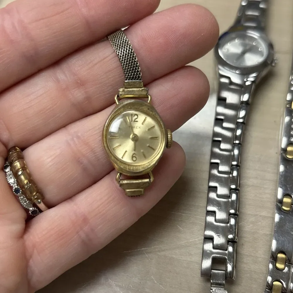 Vintage Timex Watch Lot  Of 9 For Parts Untested!